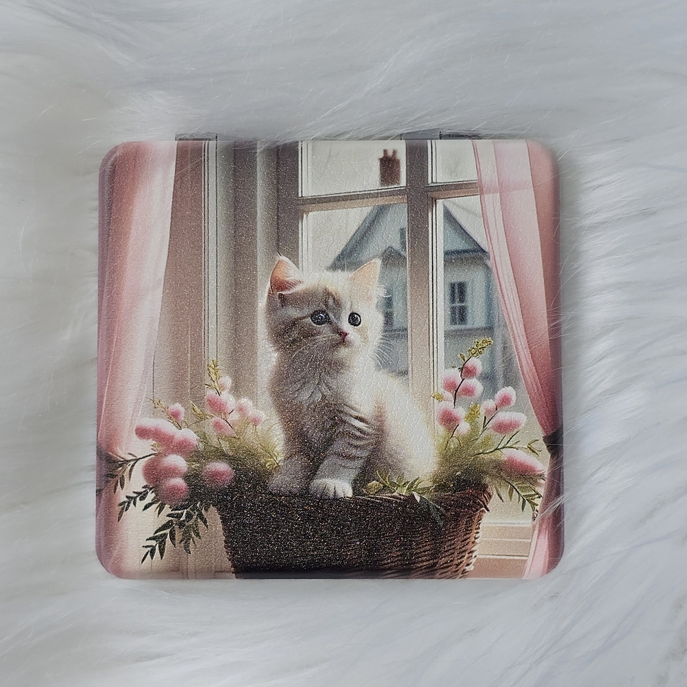NWT Adorable Kitten In Flowers Compact Makeup Mirror